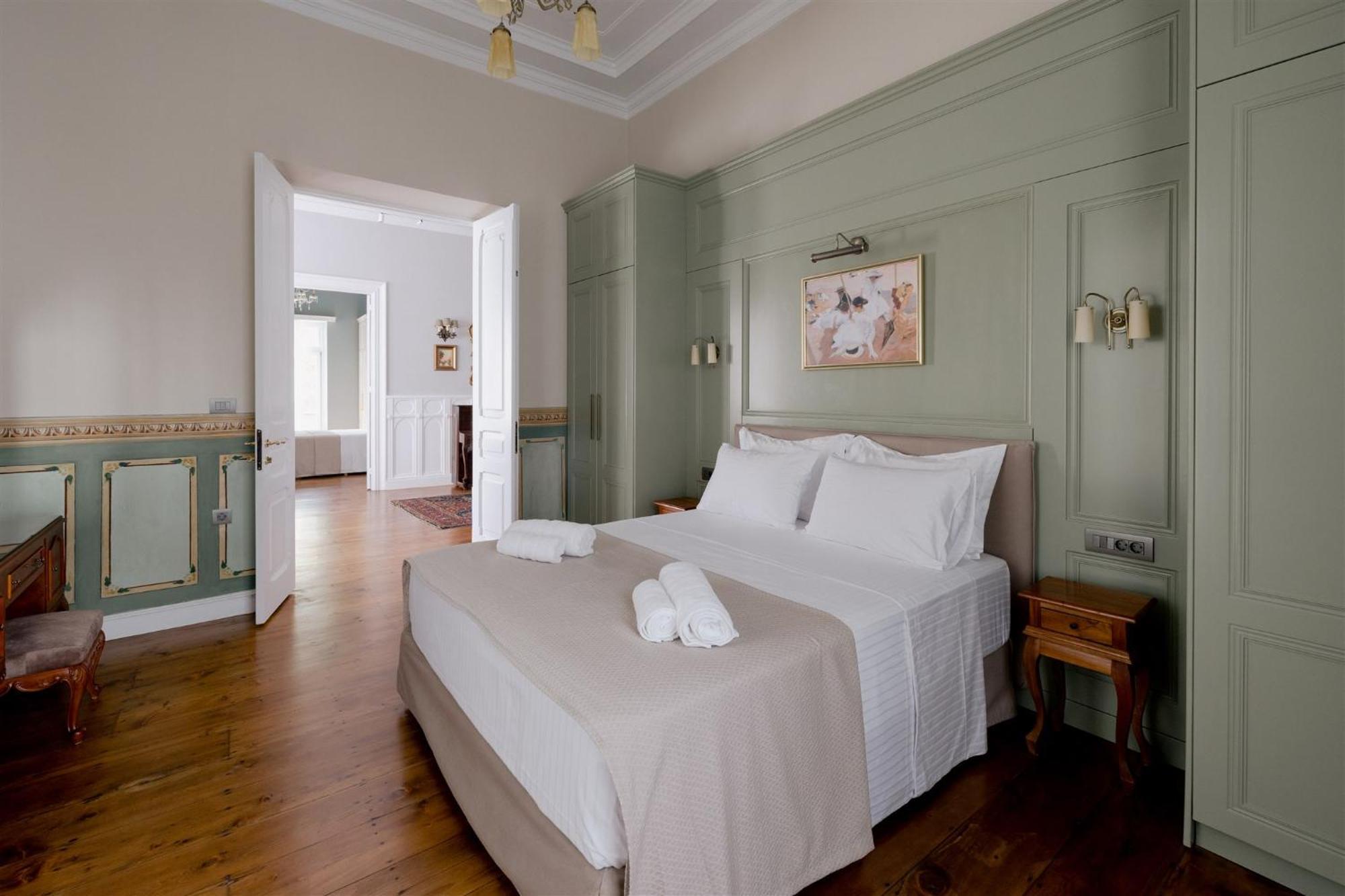 Victoria Mansion A Luxurious Neoclassical Experience Rhodes City ภายนอก รูปภาพ