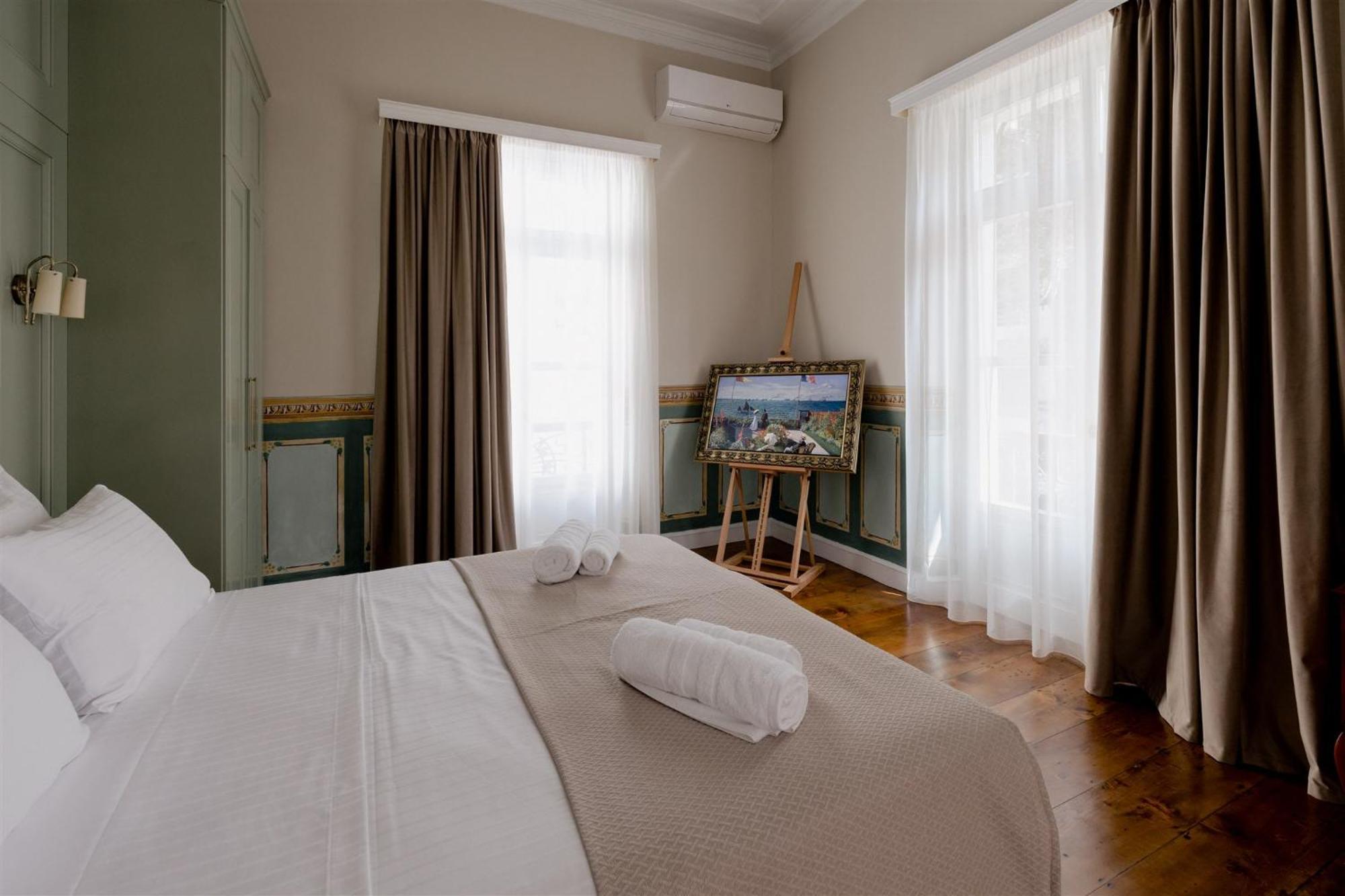 Victoria Mansion A Luxurious Neoclassical Experience Rhodes City ภายนอก รูปภาพ