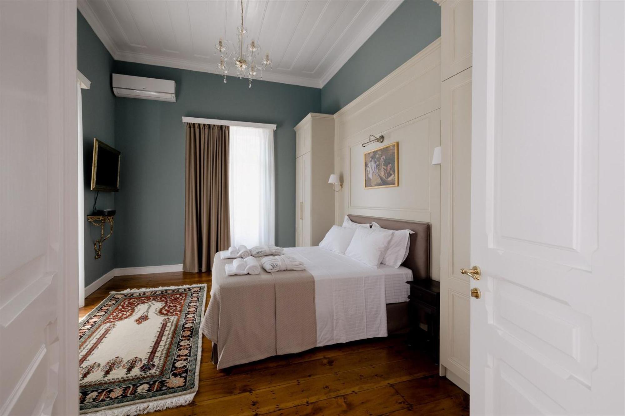 Victoria Mansion A Luxurious Neoclassical Experience Rhodes City ภายนอก รูปภาพ