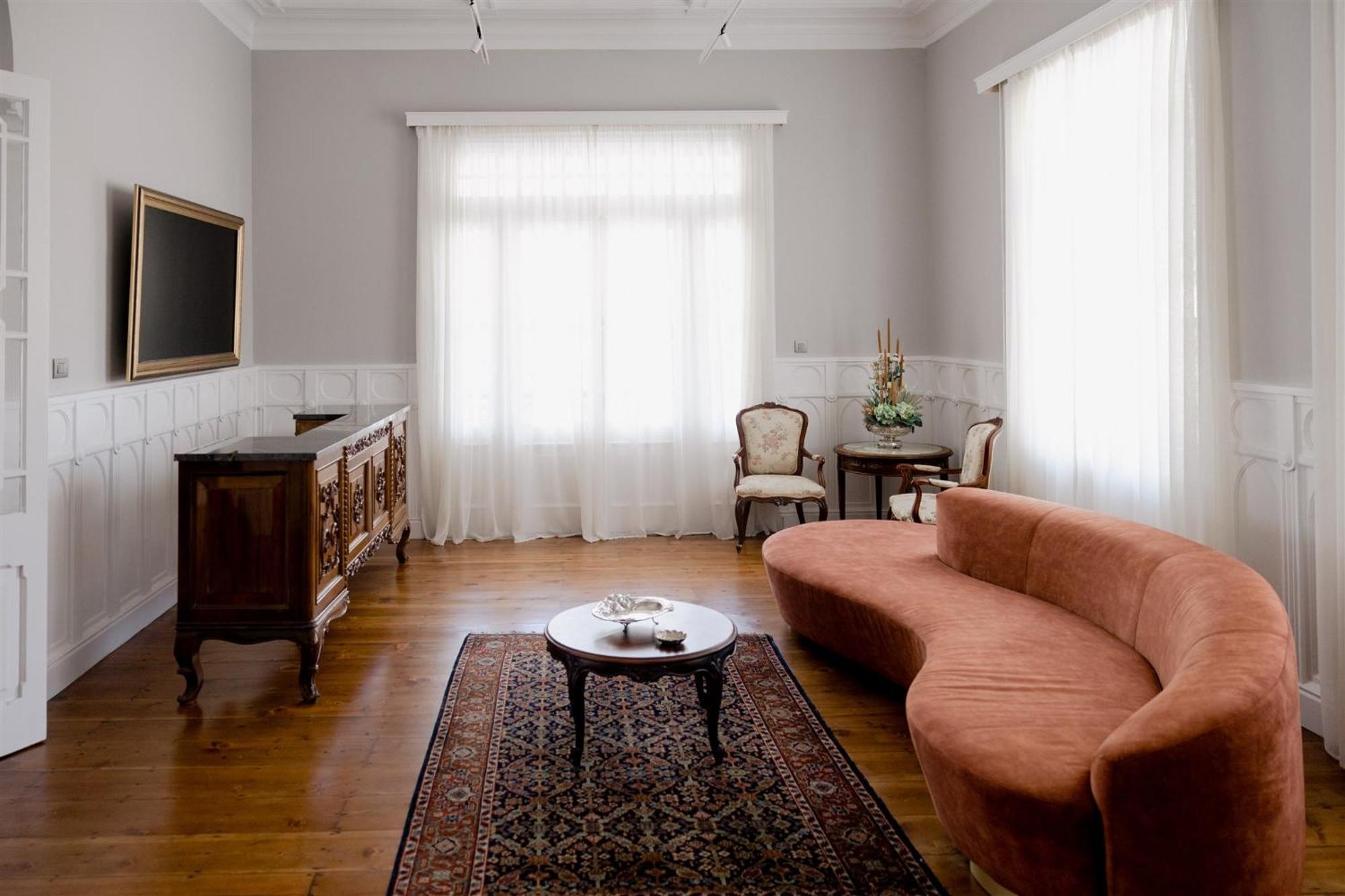 Victoria Mansion A Luxurious Neoclassical Experience Rhodes City ภายนอก รูปภาพ